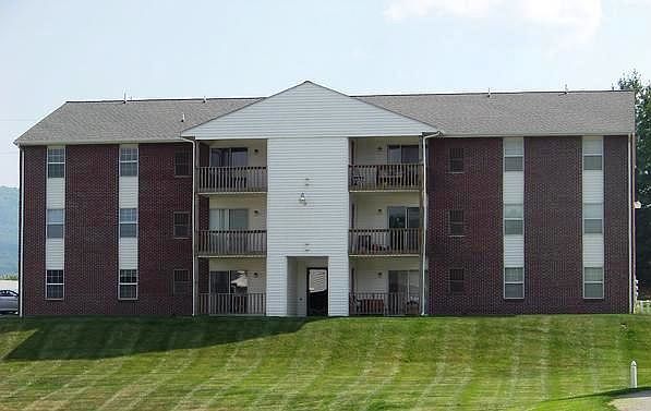 1st image of 195 Birch Dr APT 1