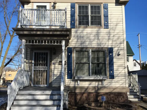 2446 N Cramer St, Milwaukee, WI 53211