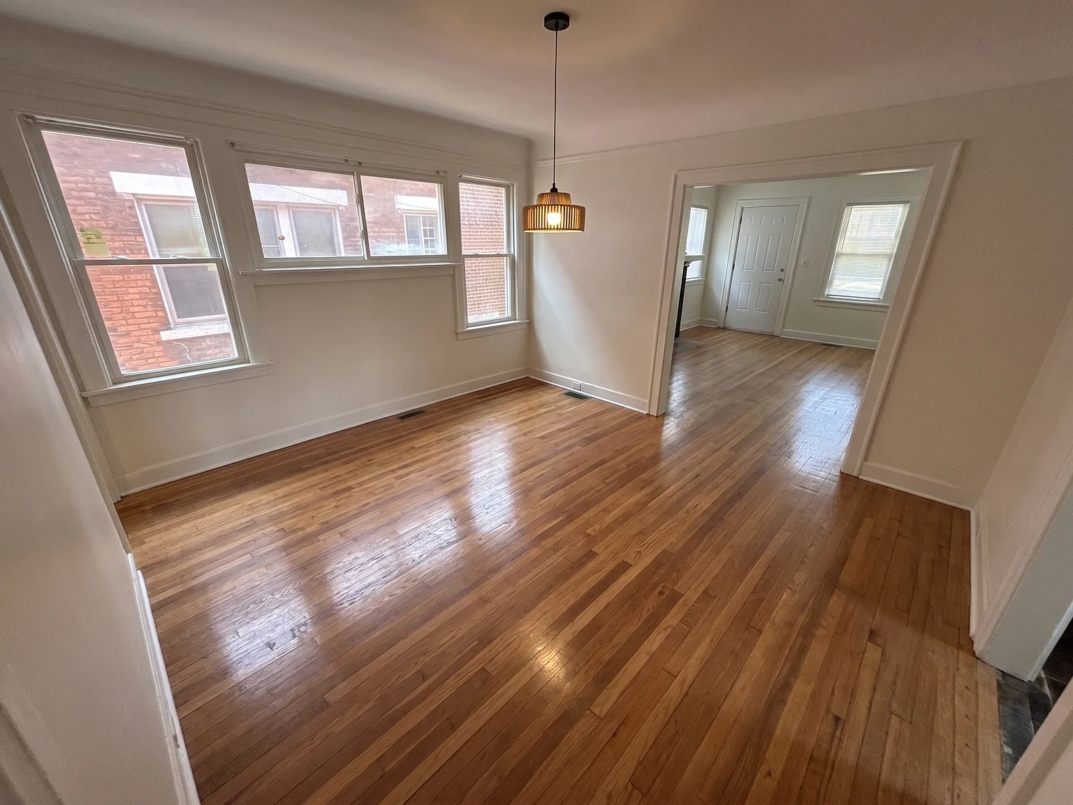 3 bed, 1200 sqft, $1,500 — Photo 2