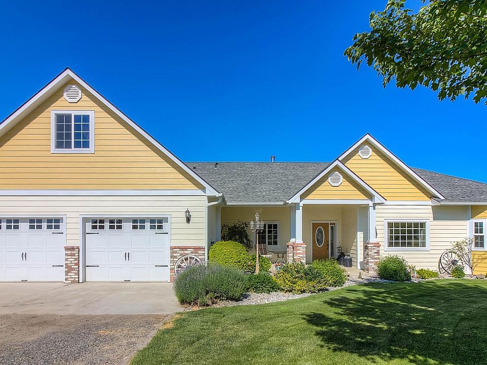 765 Lowry Road - Outlook, WA 98938