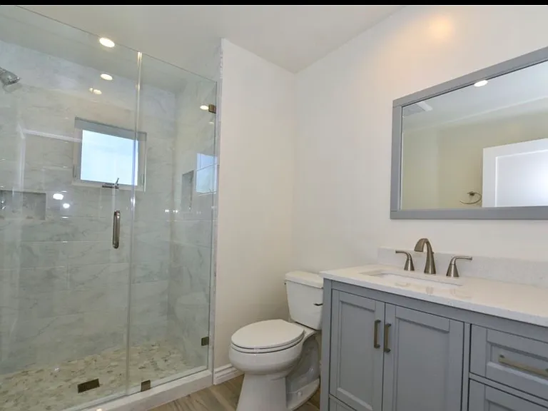 1609 Oak St — Photo 18