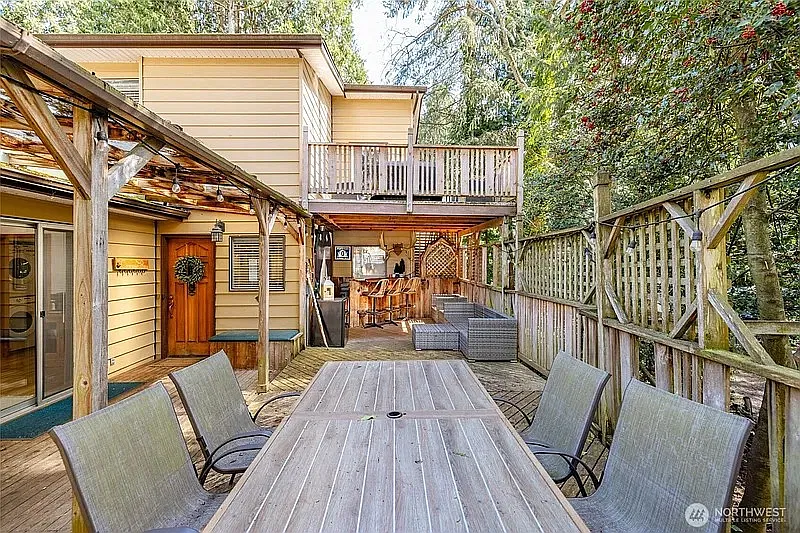 4 bed, 2114 sqft, $3,750 — Photo 4