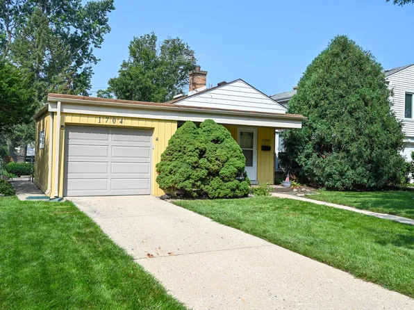 1704 S Washington Ave, Park Ridge, IL 60068