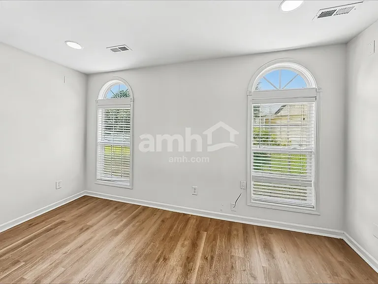 10510 Glory Meadow Ct — Photo 9