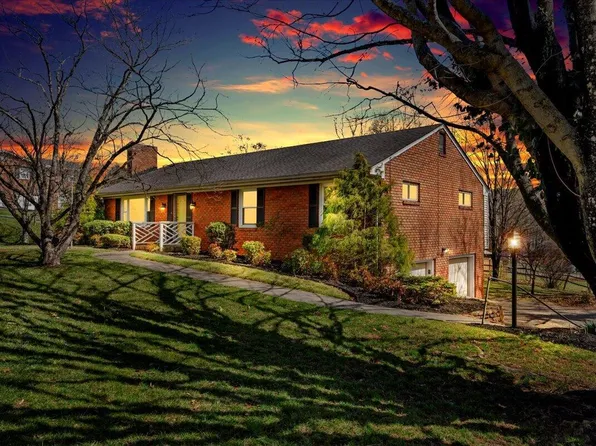 4136 Mud Lick Rd SW, Roanoke, VA 24018