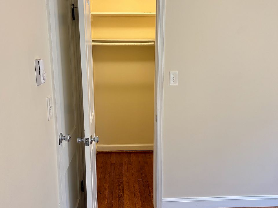 Bedroom walk-in closet