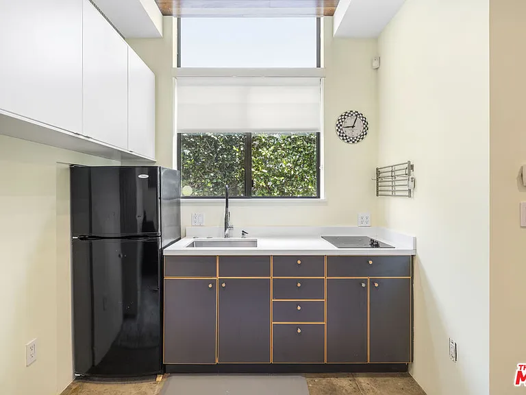 802 N Harper Ave — Photo 4