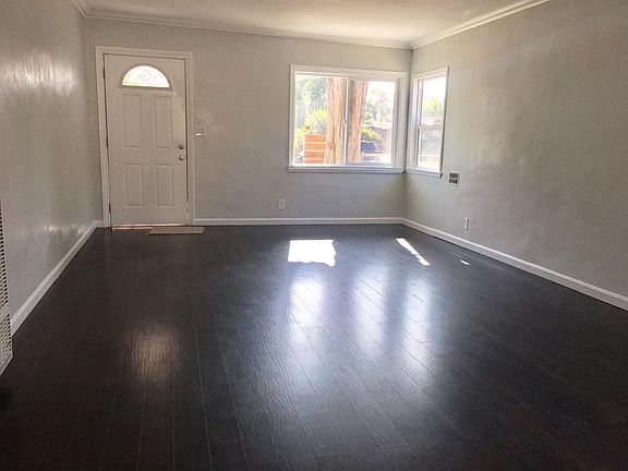 3rd image of 3315 Farnsworth Ave #1