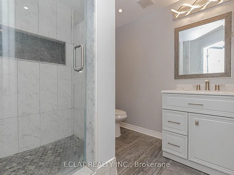 2 Lancaster Ct — Photo 44