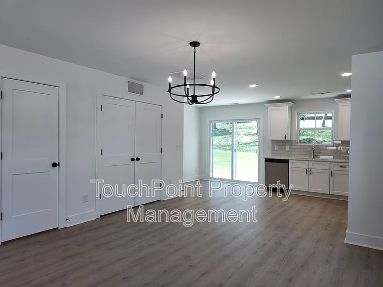 1415 Arden Ave — Photo 5