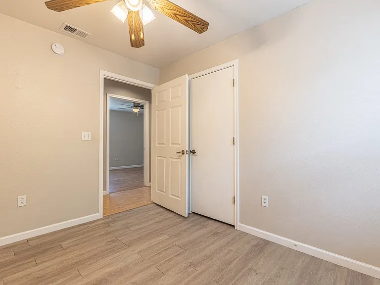 3727 Aragon Dr — Photo 17
