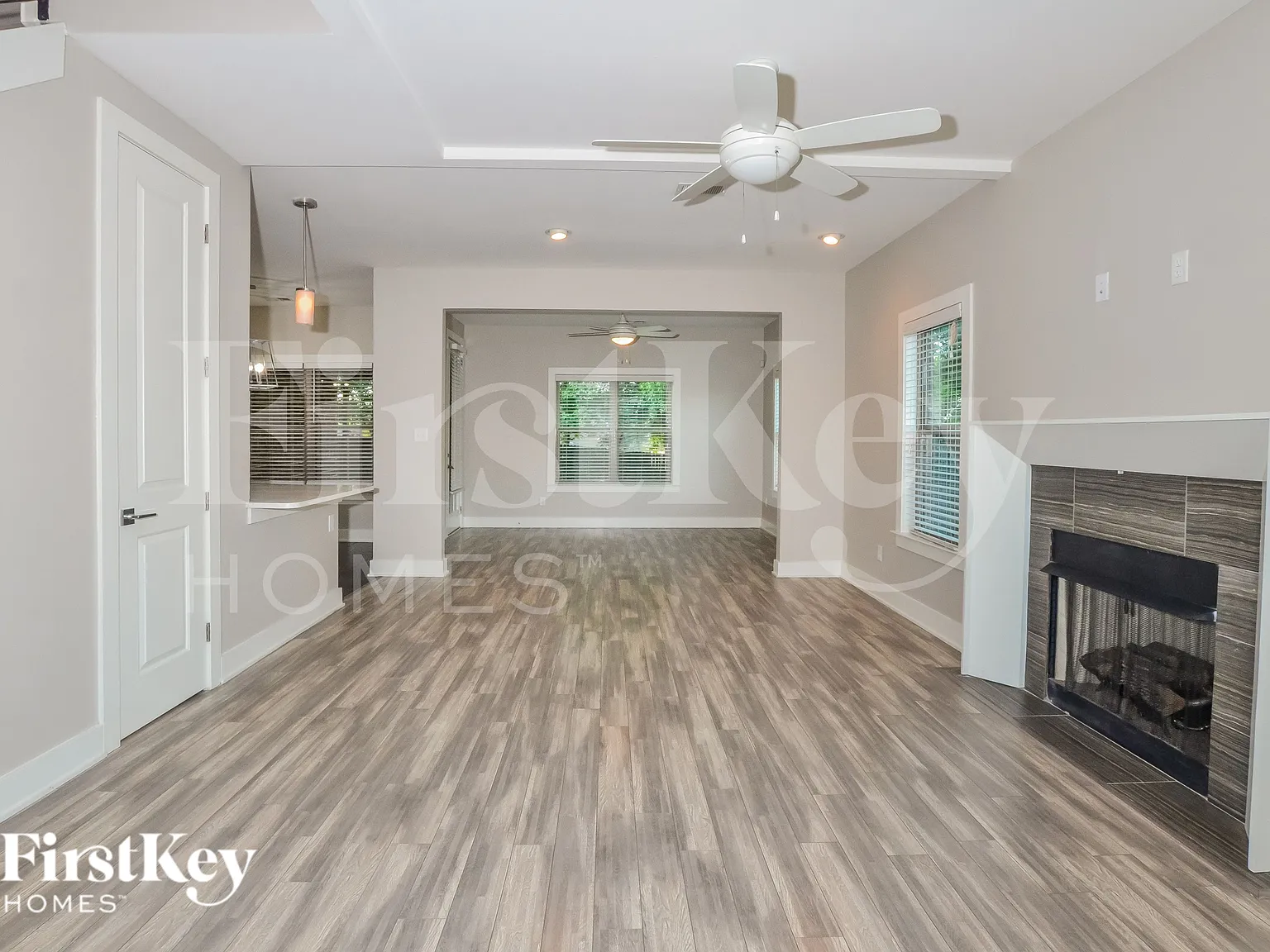 5 bed, 2.5 bath, 2435 sqft, $2,725 — Photo 2