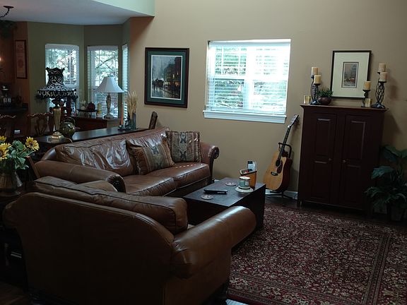 3rd image of 176 Waterford Way