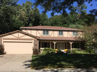 2164 Lancer Dr, Troy, MI 48084
