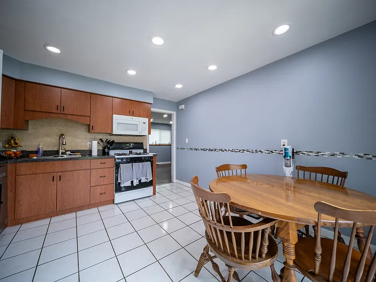28660 Patricia Ave — Photo 10