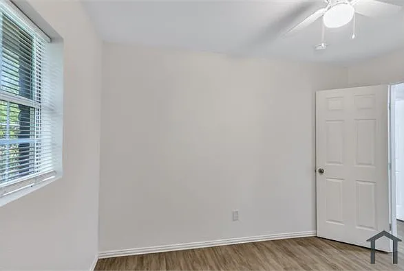 901 Bessie St #205 — Photo 37