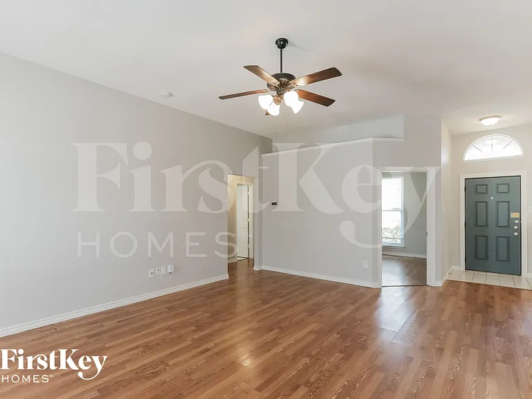 1027 Sea Shell Dr — Photo 3