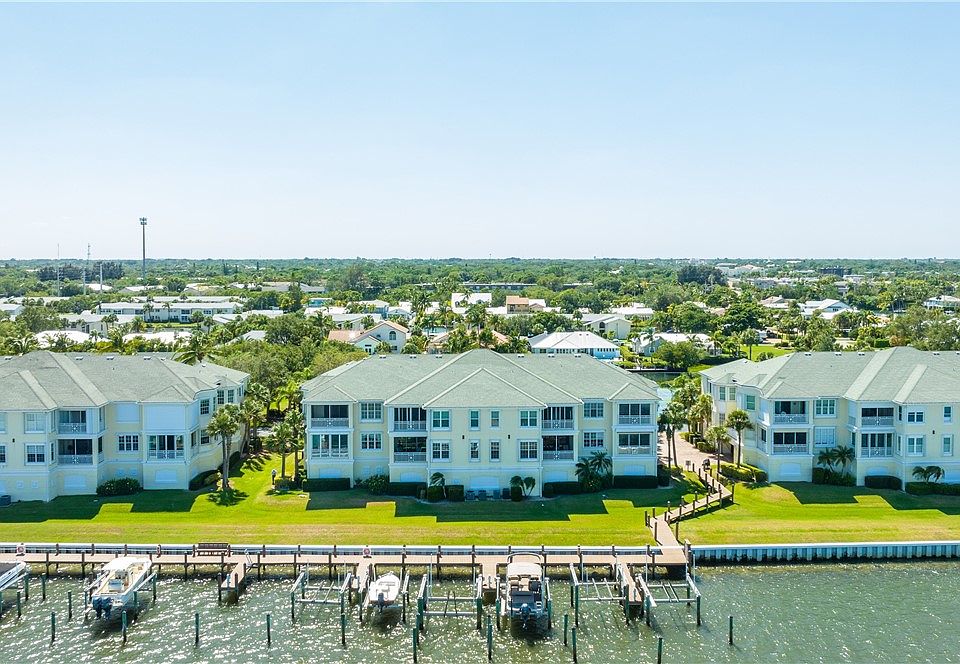 1st image of 1900 Tarpon Ln APT 301