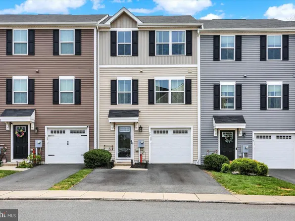 12 Foxwood Dr, Gilbertsville, PA 19525