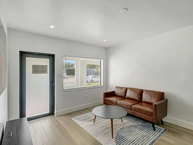 NW 51st St — Photo 3