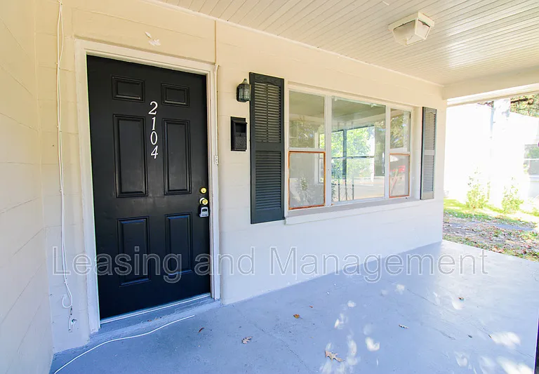 2104 Maybank Hwy — Photo 3