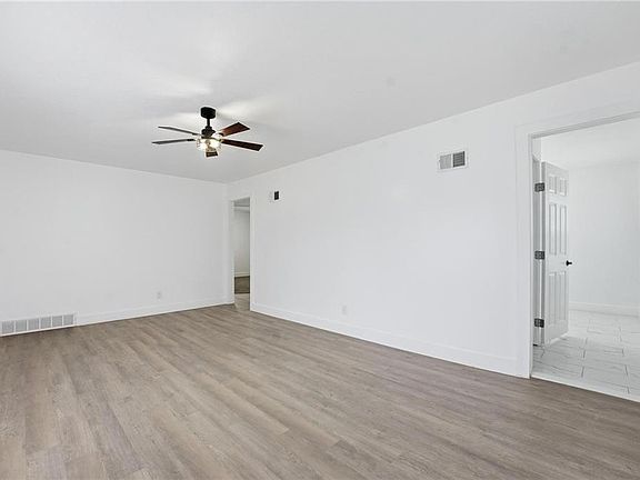 5th image of 4043 Monroe Ave