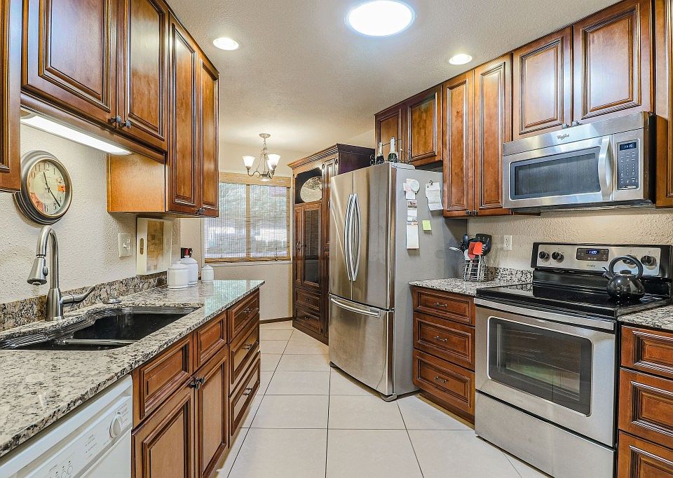 2nd image of 13854 N 108th Dr