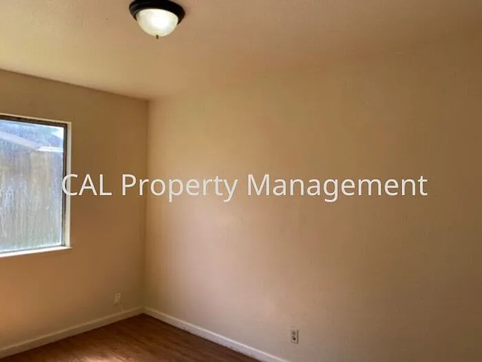 213 Ellis St #12 — Photo 4