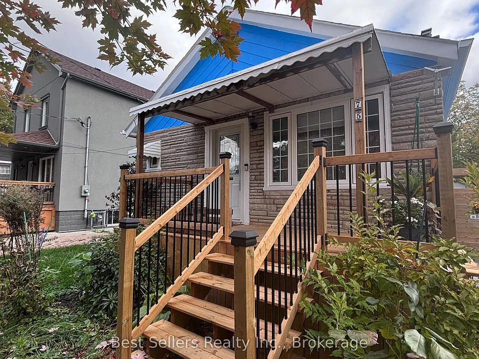 75 Vanbrugh Ave #MAIN