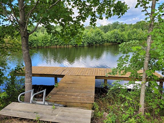 4th image of 775 Camp Creek Cir