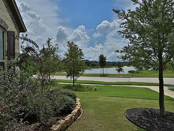 3rd image of 5123 Kendalia Cloud Ln