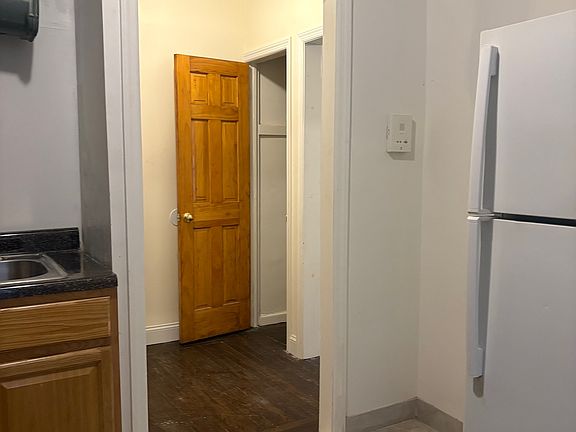 4th image of 1311 College Ave #2