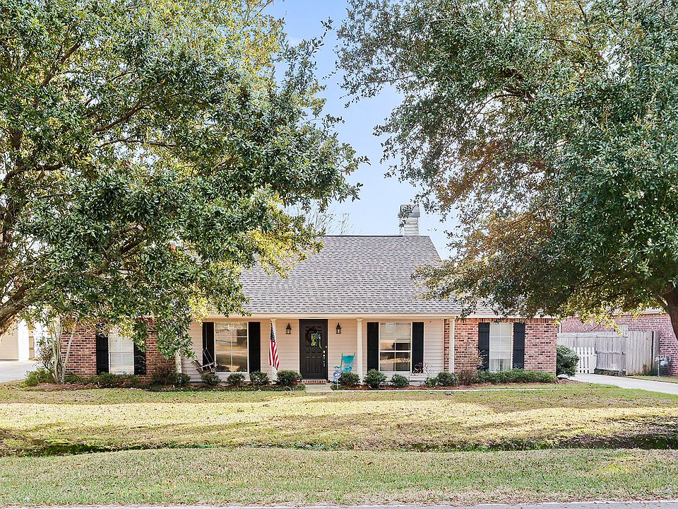 1st image of 38353 Oakleigh Ln