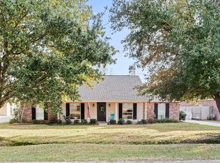 38353 Oakleigh Ln, Prairieville, LA 70769