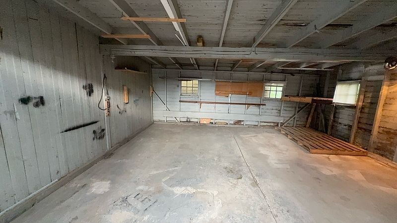 Building Photo 3