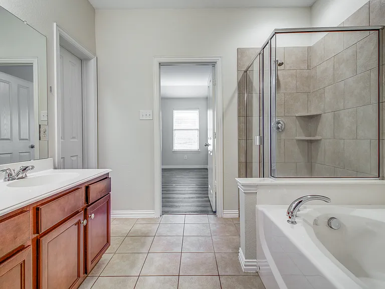 2100 Willow Creek Dr — Photo 18