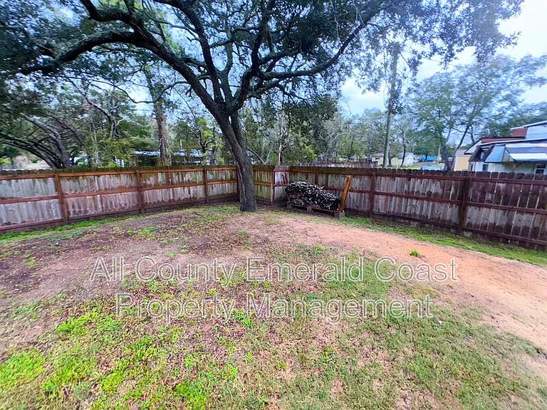 282 Magnolia St — Photo 47