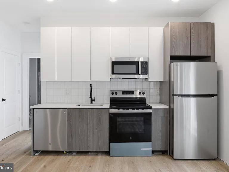 613 N Brooklyn St #10 — Photo 7