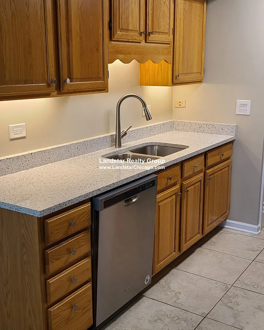 2 bed, $1,895 — Photo 2