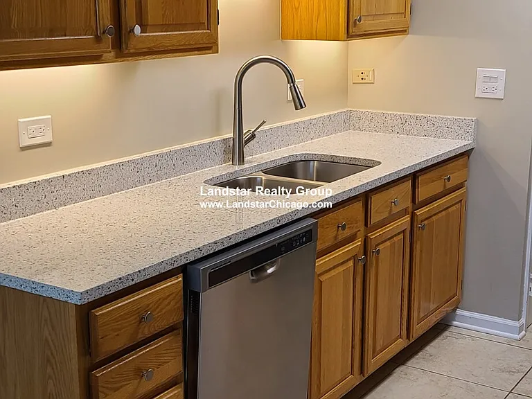 1170 Cove Dr — Photo 7