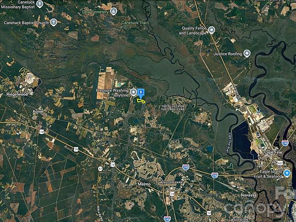 4th image of 3200 Blue Banks Loop Rd NE