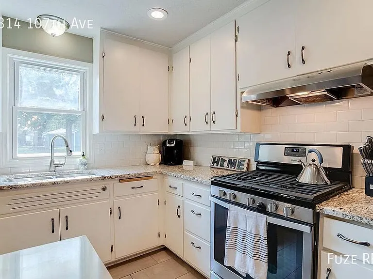 314 107th Ave NE — Photo 6