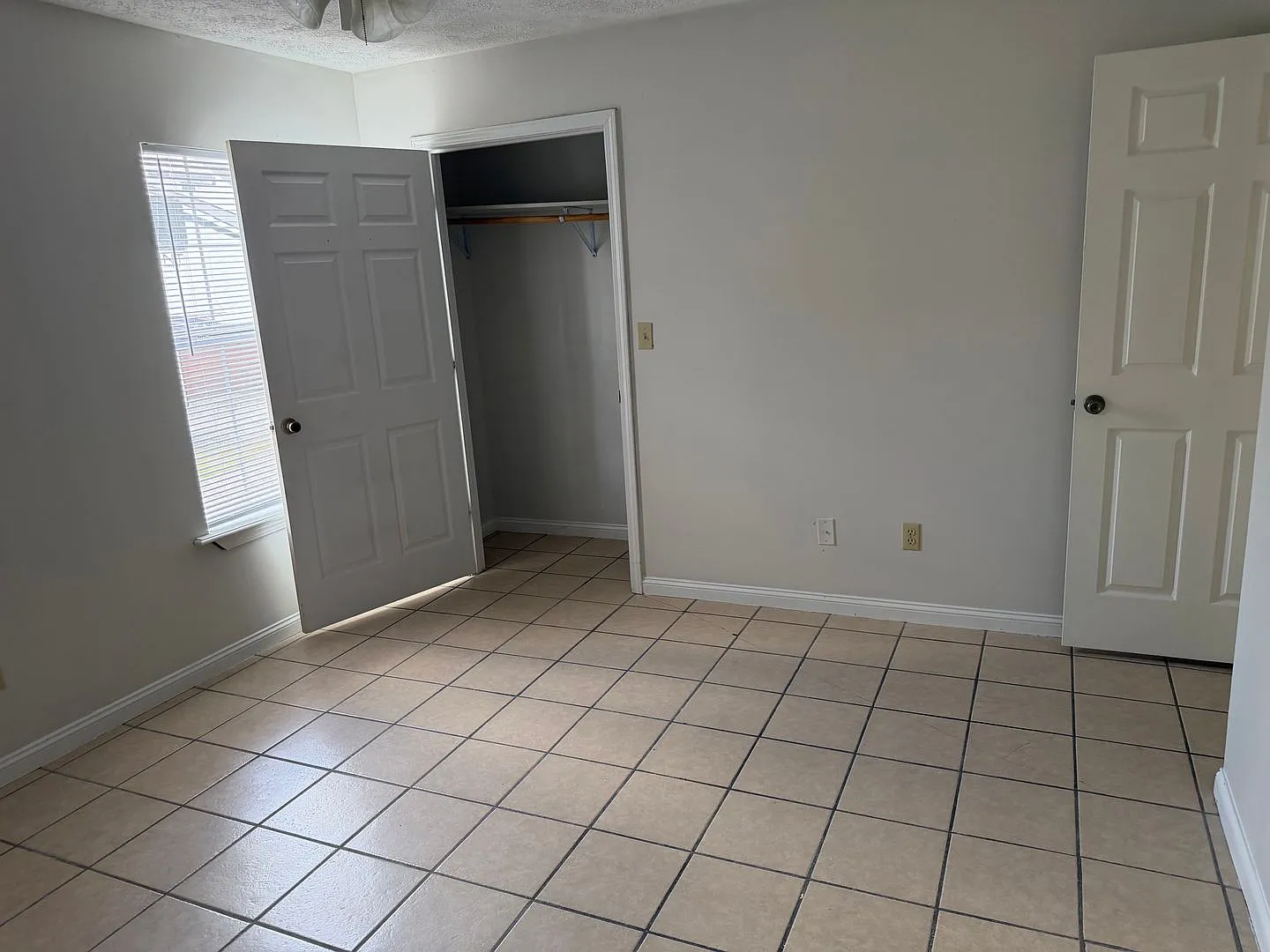 Renovated 3 Bedroom 2 Bath Home for Rent!! — Photo 2