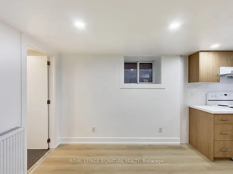 896 Bathurst St #BASEMENT — Photo 25
