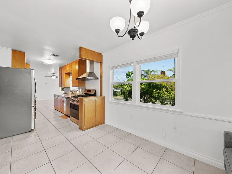 10257 McVine Ave — Photo 17