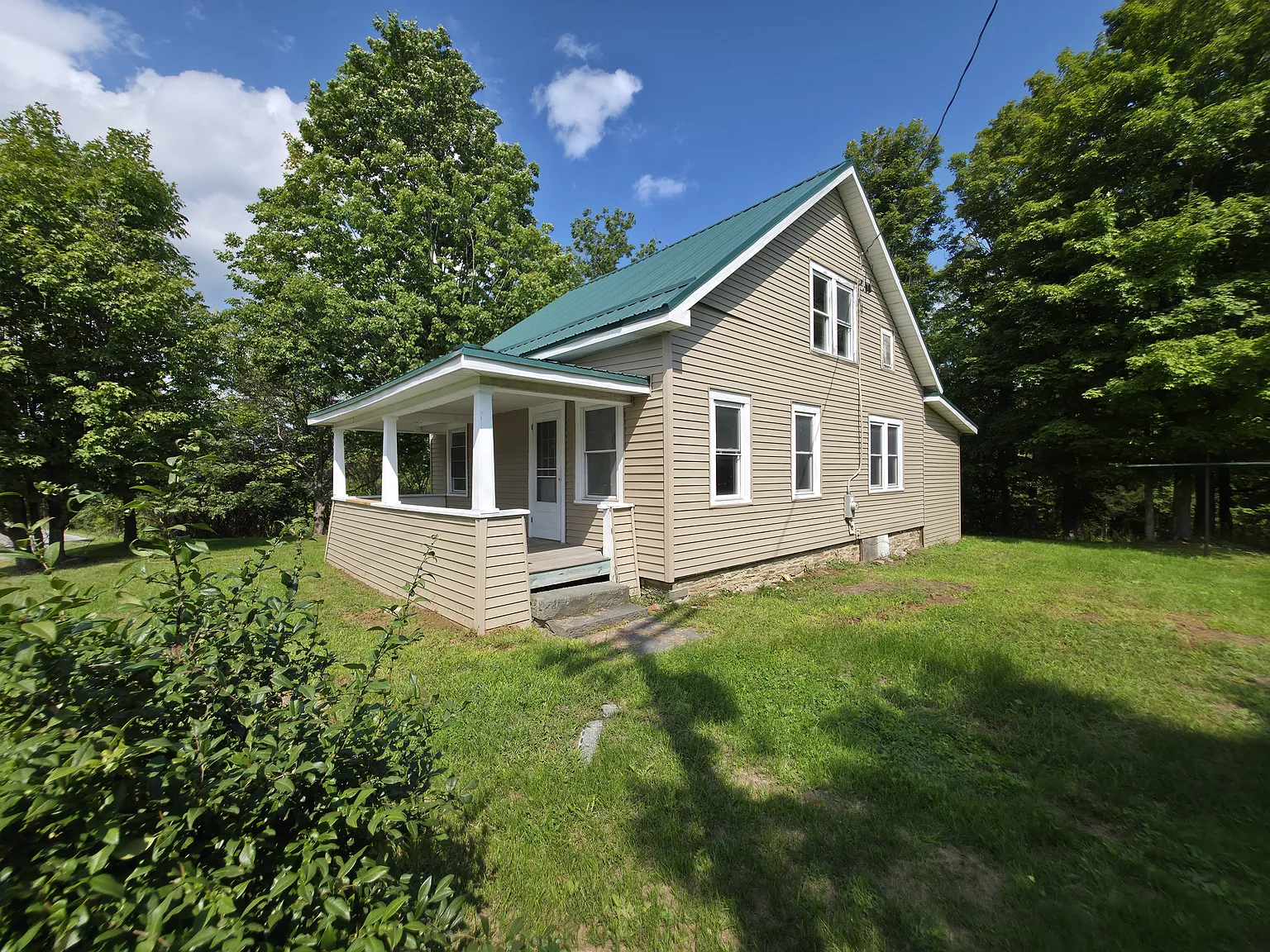 3 bed, $1,600 — Photo 1