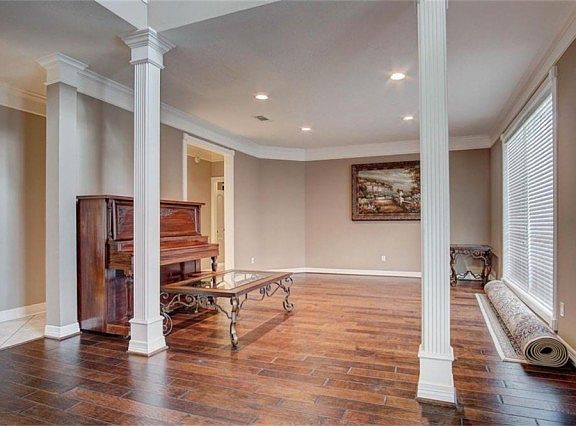 3rd image of 1678 Kelliwood Oaks Dr