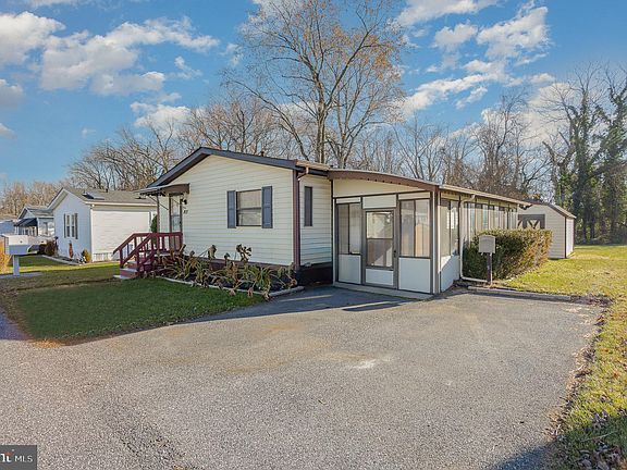2nd image of 801 Leswood Ct