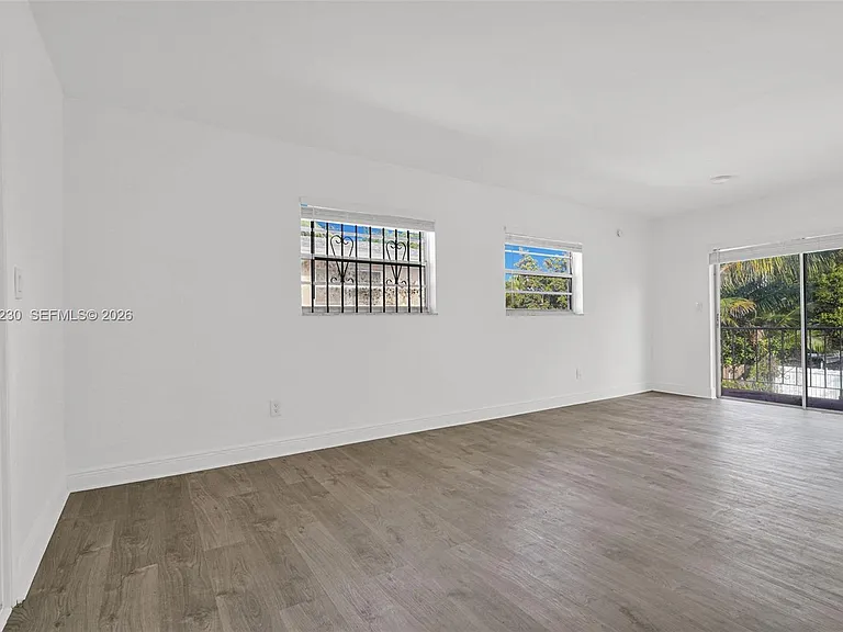 8295 NE Miami Ct #4 — Photo 22