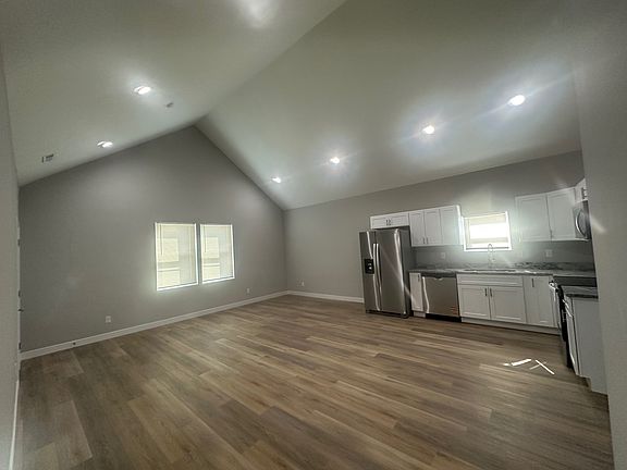 2nd image of 2612 Boulevard Pl Unit B